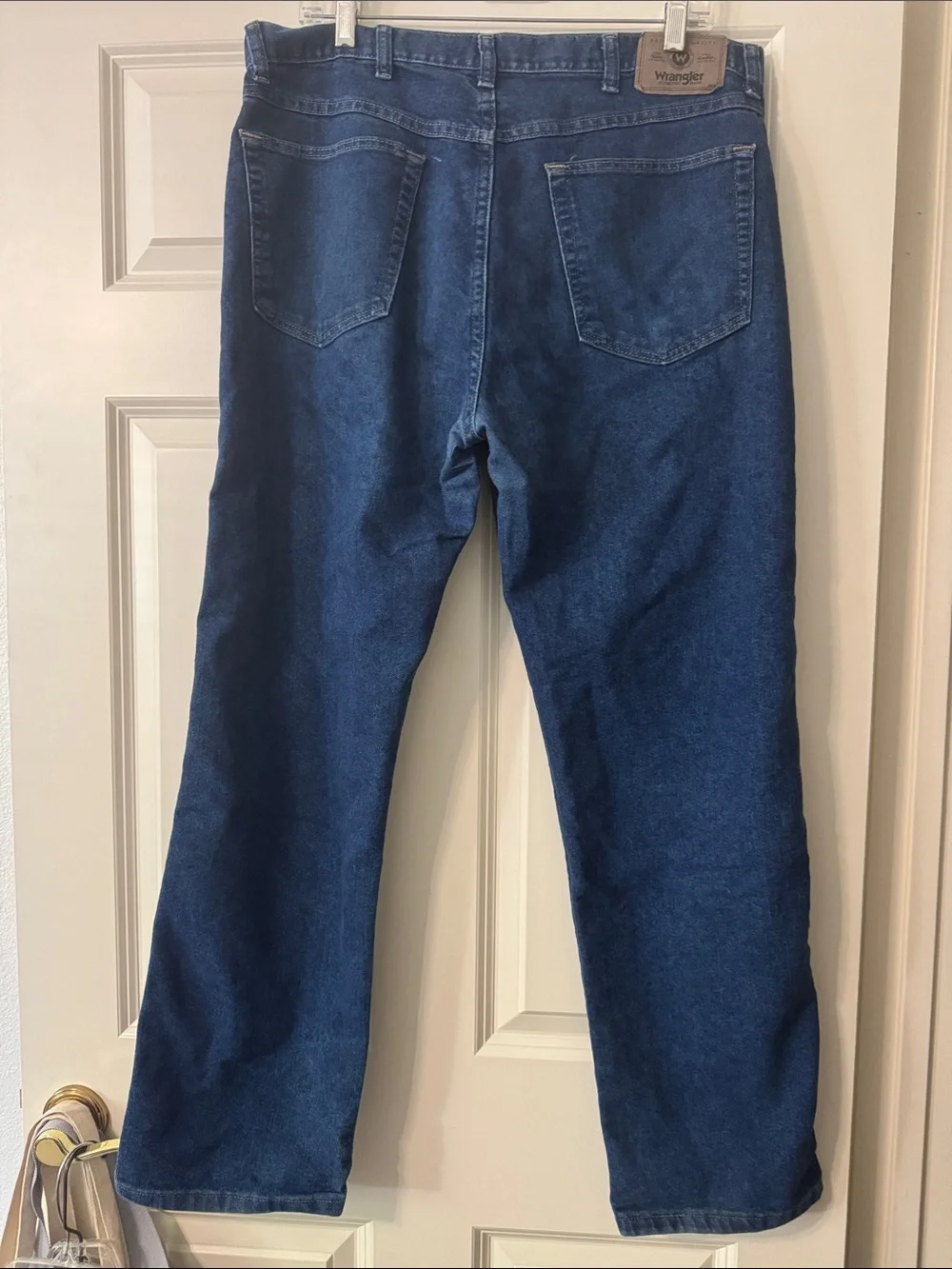 Wrangler Classic Men's Dark Blue Jeans size 36 x 30